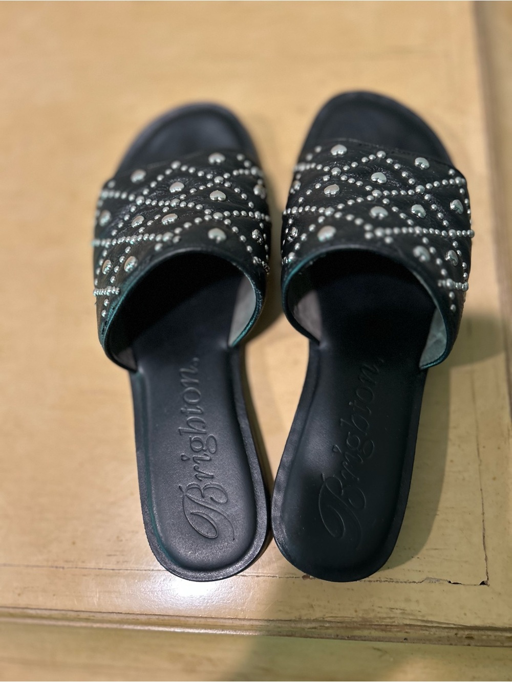 Brighton Amanda quilted black slide in size 9